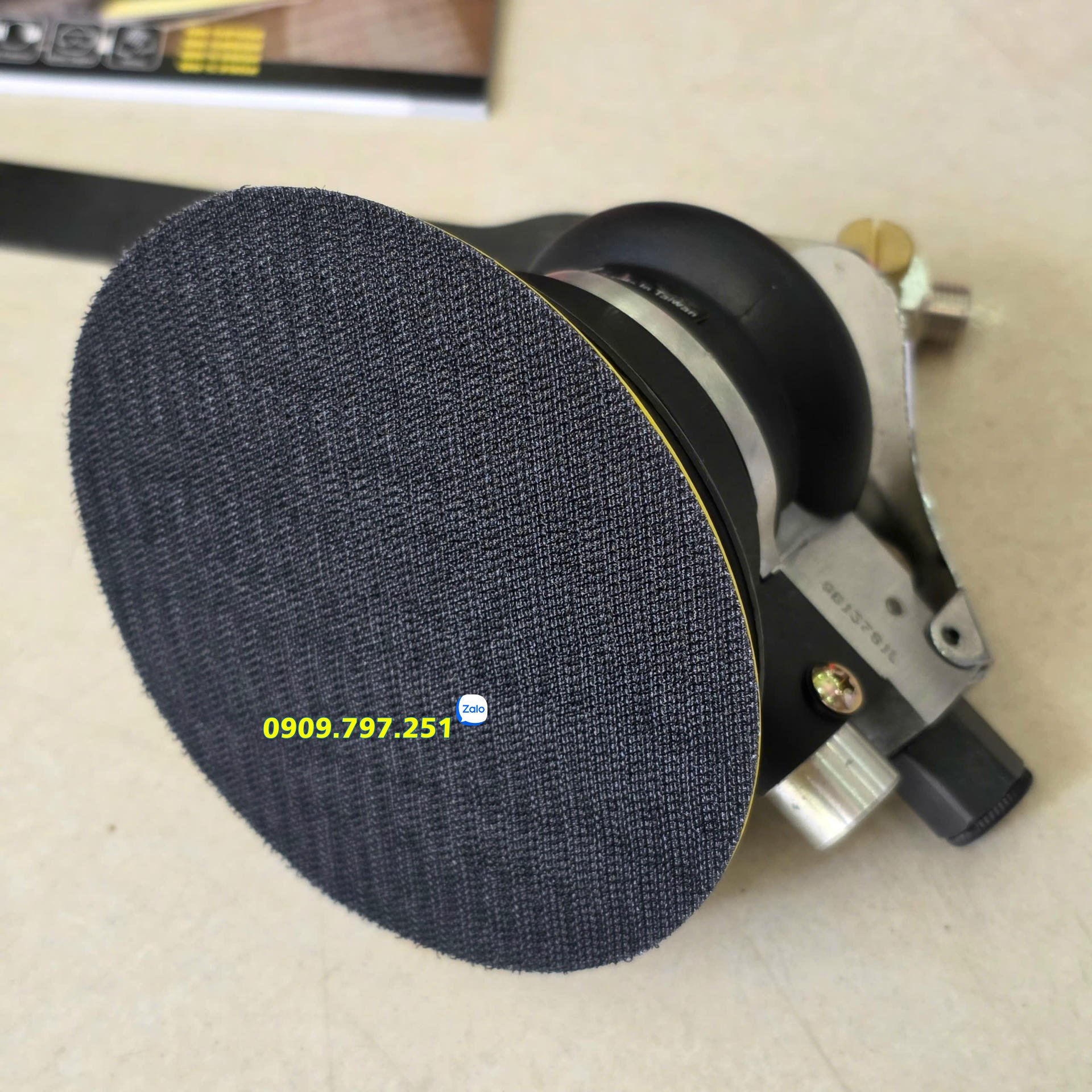 QB-52502 Máy chà nhám tròn 5 inch (125mm) dùng khí nén hãng M7 Đài Loan QB-52502 Máy chà nhám tròn 5 inch (125mm) dùng khí nén hãng M7 Đài Loan