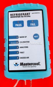 May-kiem-tra-chat-luong-gas-lanh-Mastercool-69134-A