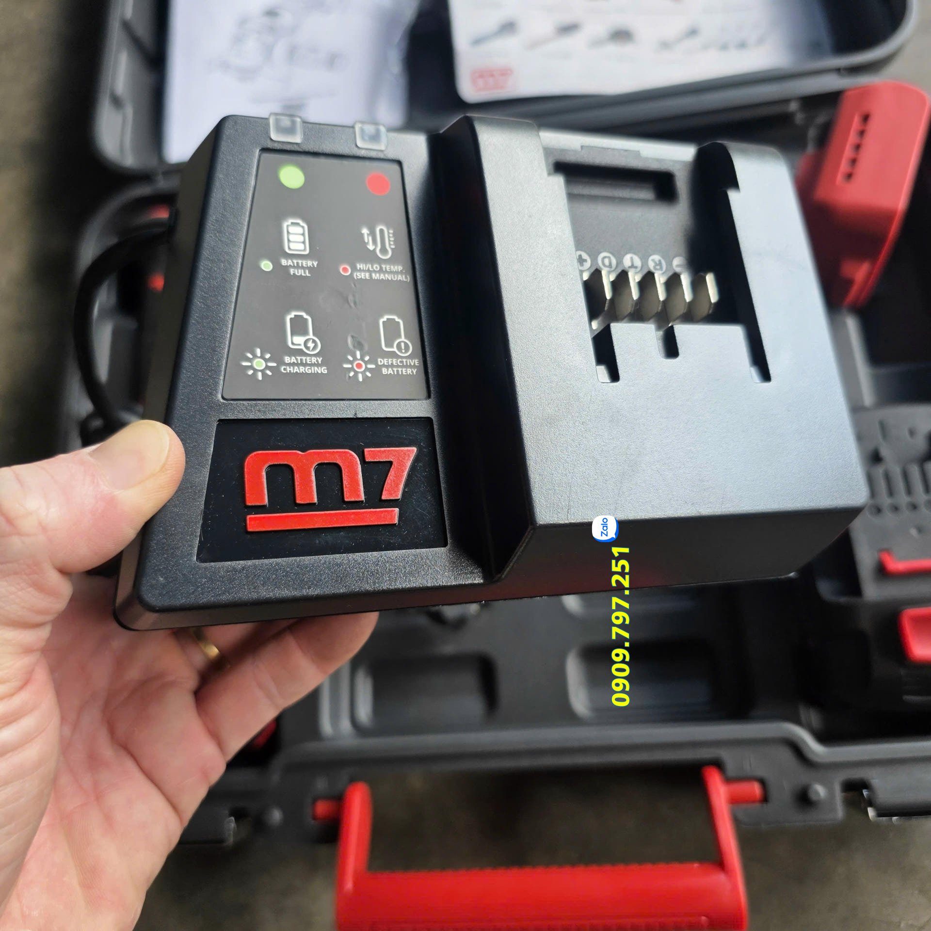 Máy mài góc 125mm dùng pin model DG-502V hãng M7 Đài Loan Máy mài góc 125mm dùng pin model DG-502V hãng M7 Đài Loan