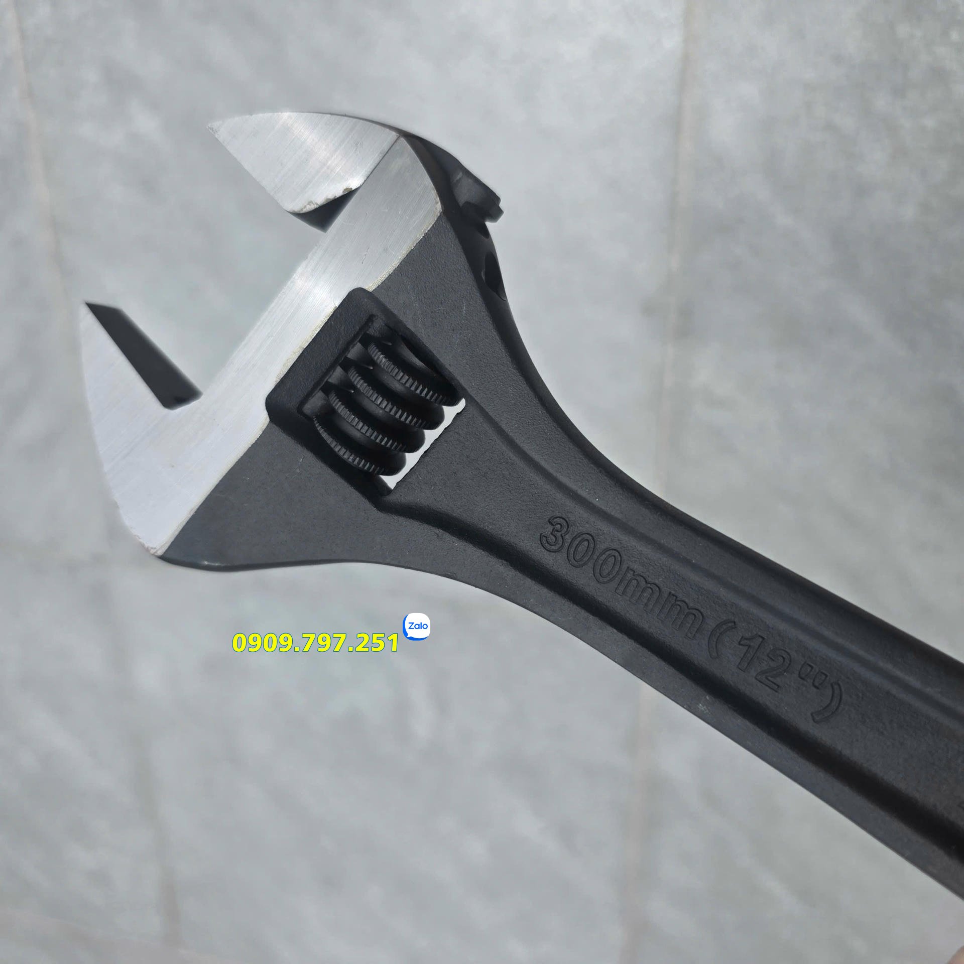 Mỏ lết 12 inch (300mm) JTC 350812 Đài Loan Mỏ lết 12 inch (300mm) JTC 350812 Đài Loan